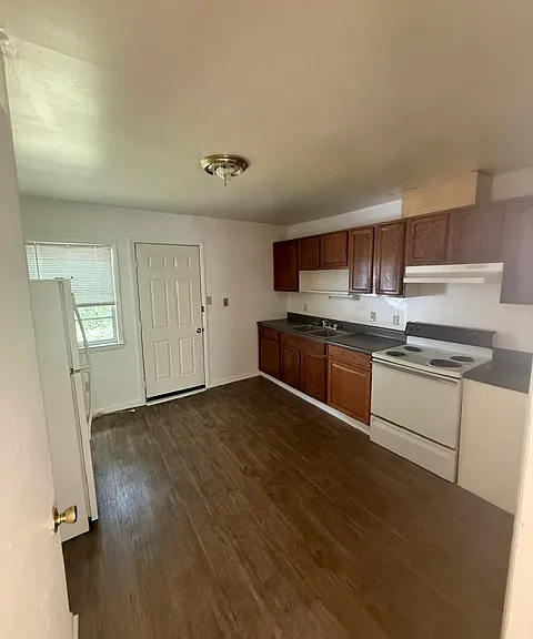 203 Don Eve Ct #K — Photo 3