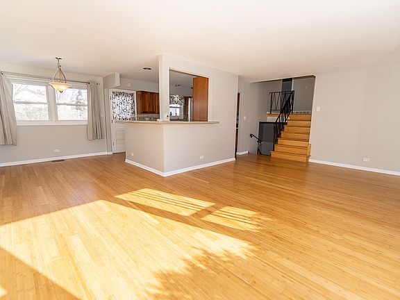 5th image of 756 W Millers Rd