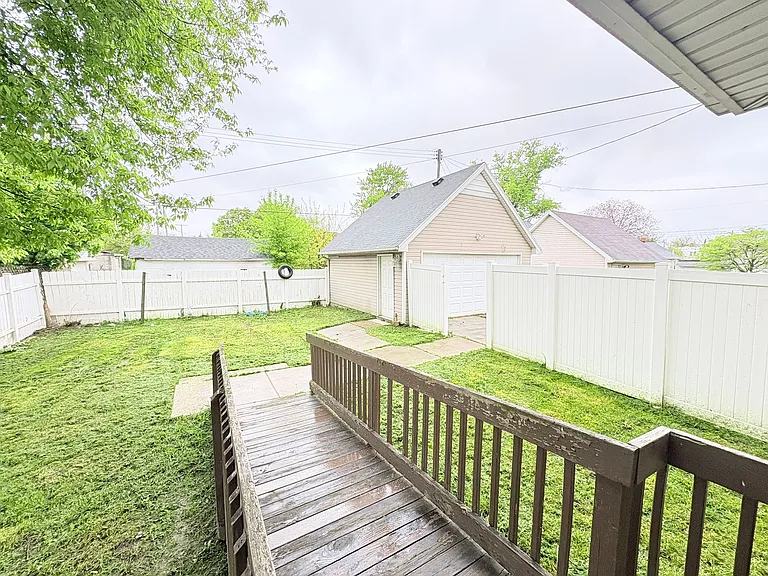 310 Whittemore St — Photo 2