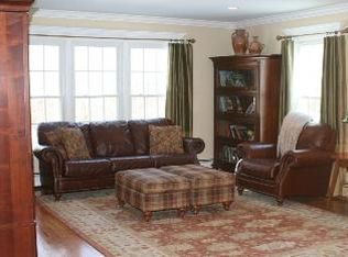 24 Ledgewood Dr W, Weston, CT 06883