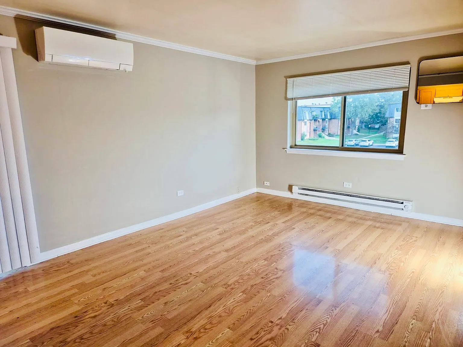 1 bed, 890 sqft, $1,500 — Photo 2