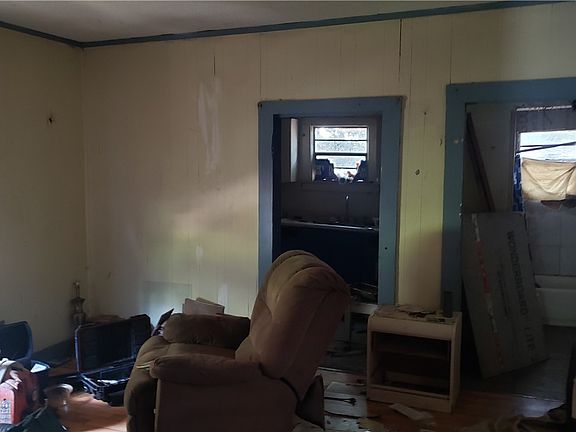 2nd image of 2526 Wolfe St