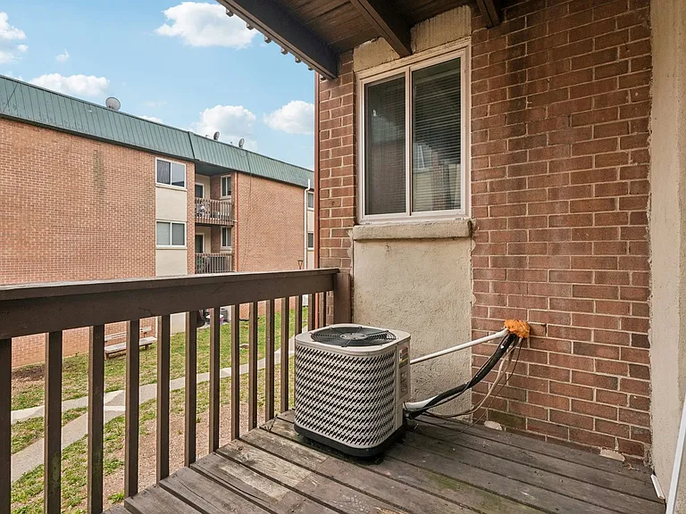 Aspen Apartments in Whitehall — Photo 15