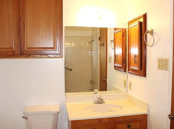 5th image of 1000 N 25th 1/2 St