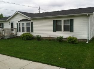 1115 W 8th St, Perry, IA 50220