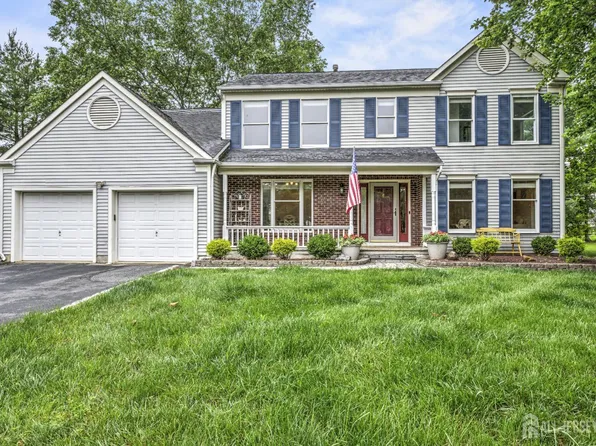 3 Monroe Ct, Plainsboro, NJ 08536