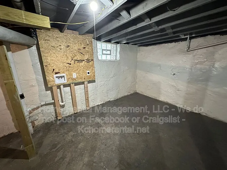 3016 E 32nd St — Photo 54