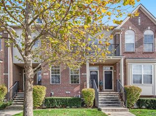794 Summerfield Dr, Westland, MI 48185