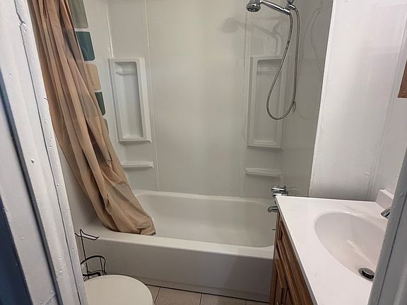 3rd image of 5431 N Mascher St #1