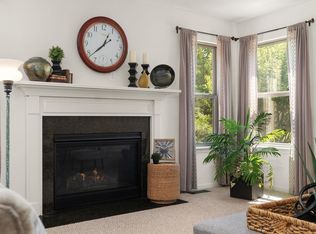 185 Moorland Pl, Sun Prairie, WI 53590