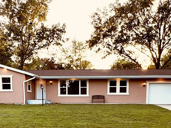 138 Carriage Dr, Brookfield, MO 64628