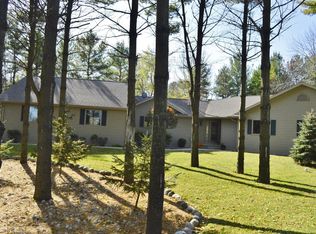 4002 Thunder Ridge Rd, Manitowoc, WI 54220