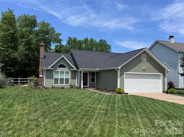 3930 Huntmeadow Dr, Charlotte, NC 28269