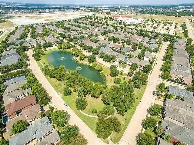 40 Emerald Pond Dr — Photo 31