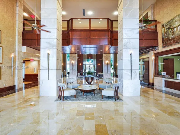 19501 W Country Club Dr APT 207, Aventura, FL 33180