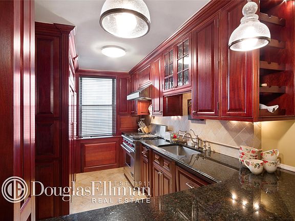 2nd image of 250 E 65th St APT 12C