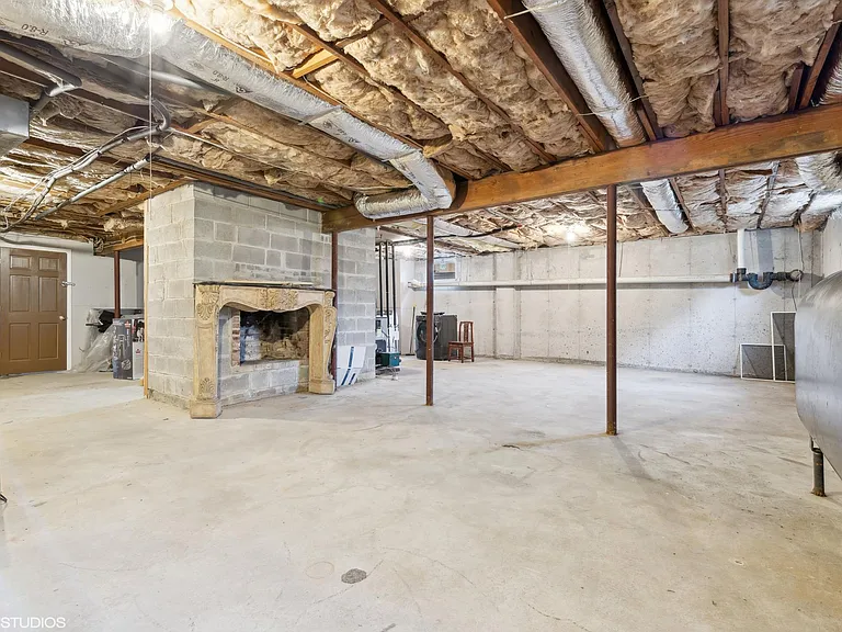 4 Box Tree Rd — Photo 31