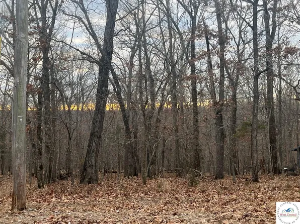 Escapade Ln, Warsaw, MO 65355