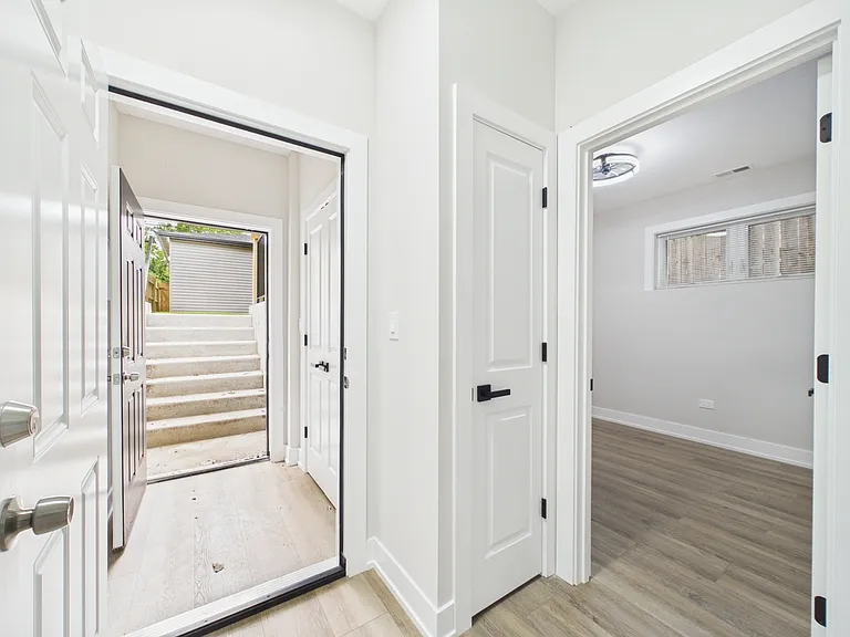 6624 S Champlain Ave #B — Photo 16