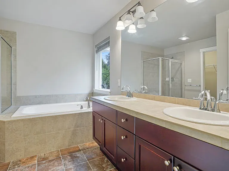 23013 44th Dr SE — Photo 8