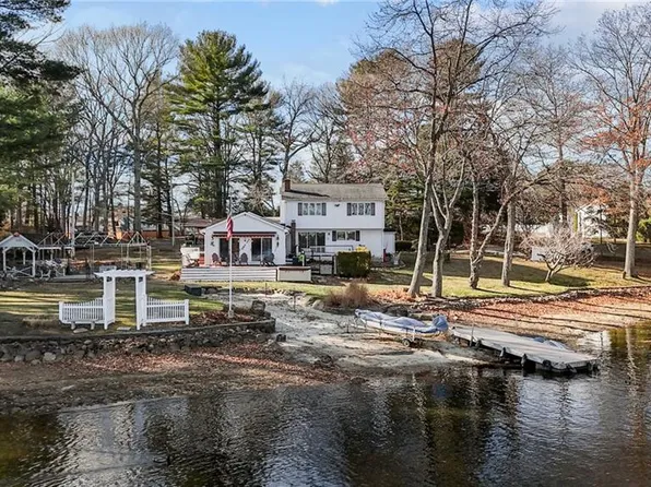 52 Coolridge Ave, Smithfield, RI 02828