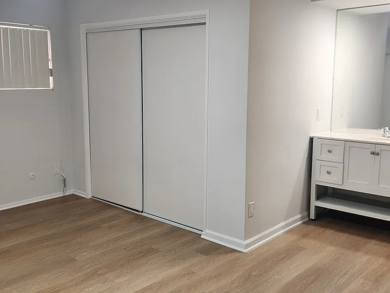 716 S Wilton Pl #2 — Photo 2