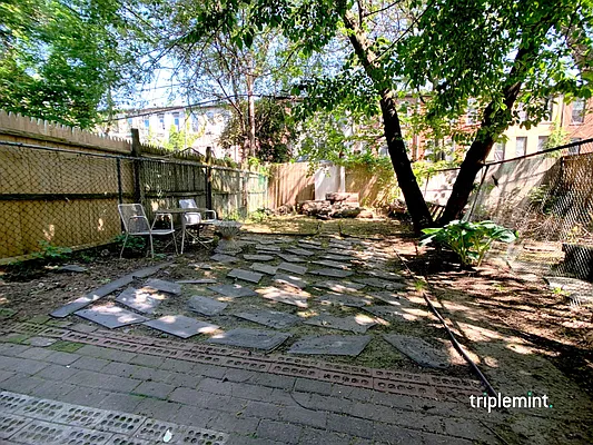 Rented by Triplemint | media 33