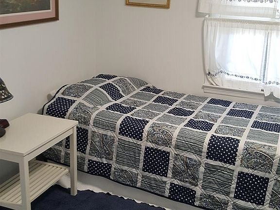 4th image of 833 Stenton Pl