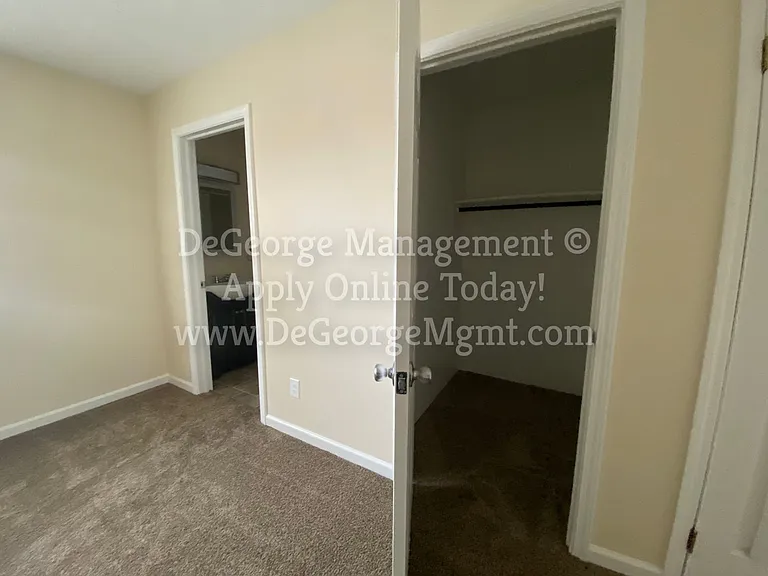 Burdick Estates Apartments — Photo 45