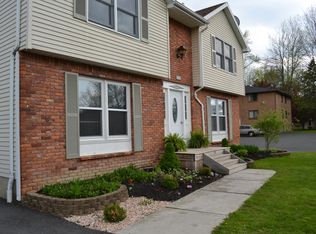 917 Remington Dr, North Tonawanda, NY 14120