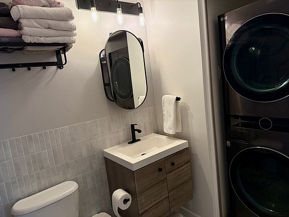 3rd image of 46 W Eagle St APT 2