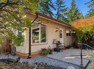 835 North Rd, Gibsons, BC V0N1V9