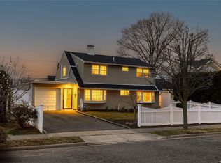 74 Flamingo Rd, Levittown, NY 11756