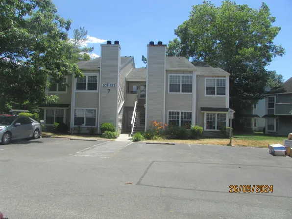 215 Meadow Ridge Rd #215, Absecon, NJ 08205