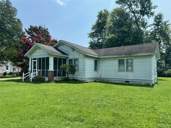 612 Cralle Ave, Tappahannock, VA 22560