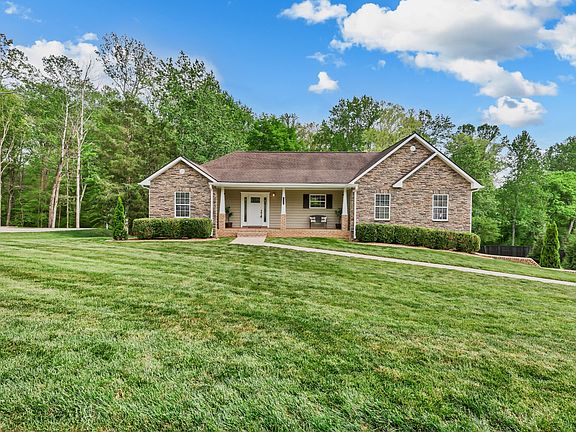 4th image of 1354 Tannahill Way