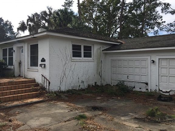 2nd image of 376 SE Church Ave
