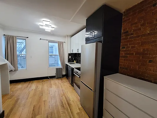 Rented by PL Realty | media 7