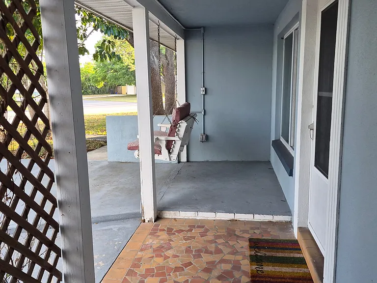 1750 Druid Rd E — Photo 2