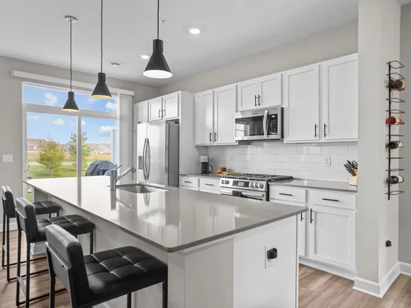 1929 Prospect Ln, Carver, MN 55315