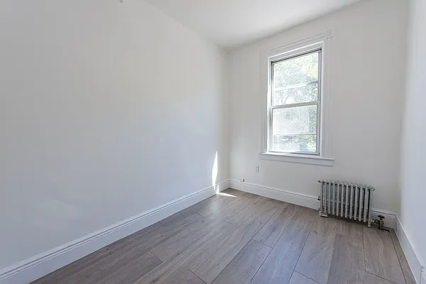 Rented by Compass | media 18