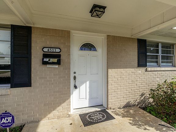 3rd image of 4511 Orchid St