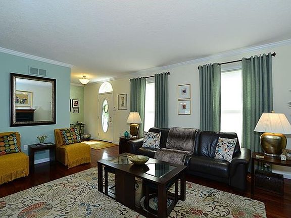 4th image of 10563 Forest Hill Dr