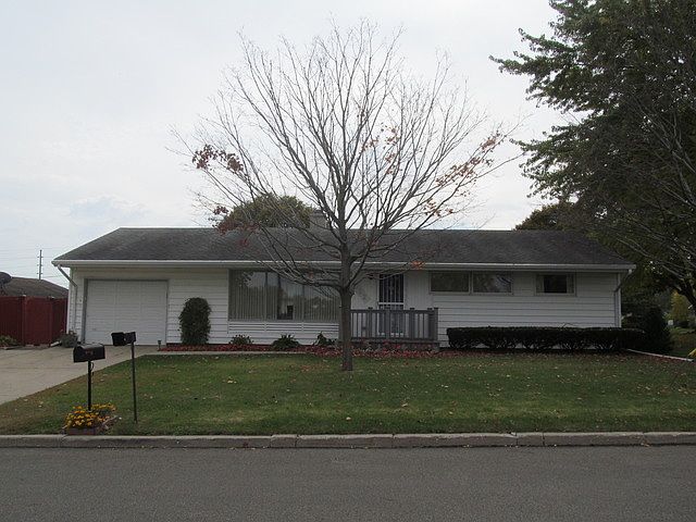 1st image of 1322 Lake Dr