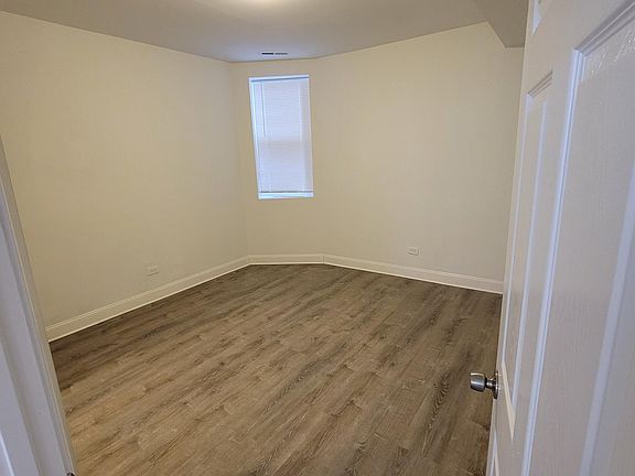 5th image of 7724 S Essex Ave APT 1