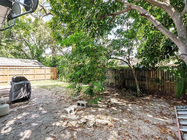 1821 SW 11th Ct #REAR — Photo 12