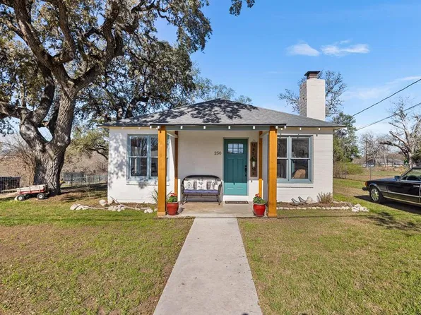 250 Patterson St, Medina, TX 78055