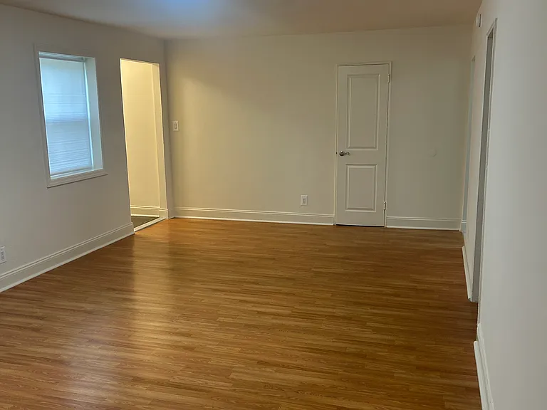 33 Stratford Ave #1A — Photo 6