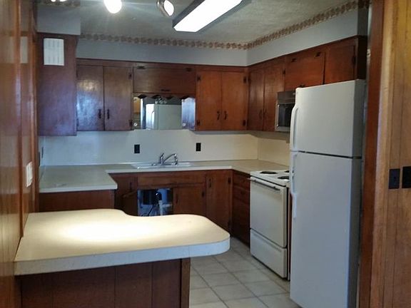3rd image of 4829 S Maybelle Ave