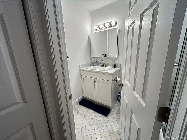 277 Maplewood Dr — Photo 7